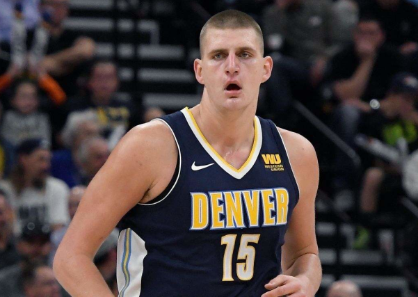  掘金约基奇策应配合撕开爵士联防