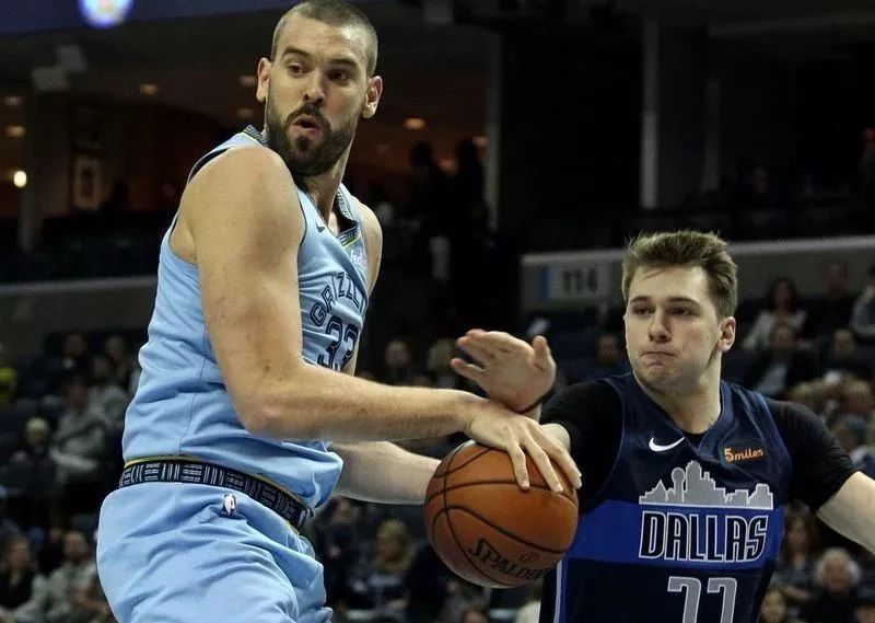  瓦塞尔三分精准马刺主场射落太阳